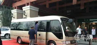 丰田柯斯达(丰田中巴考斯特价格)